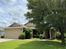 723 Blair Ave in Bastrop, TX - Building Photo