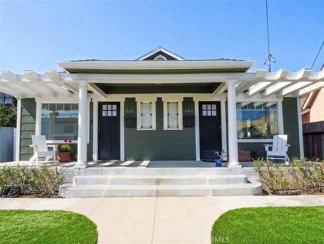property at 446 W 40th St