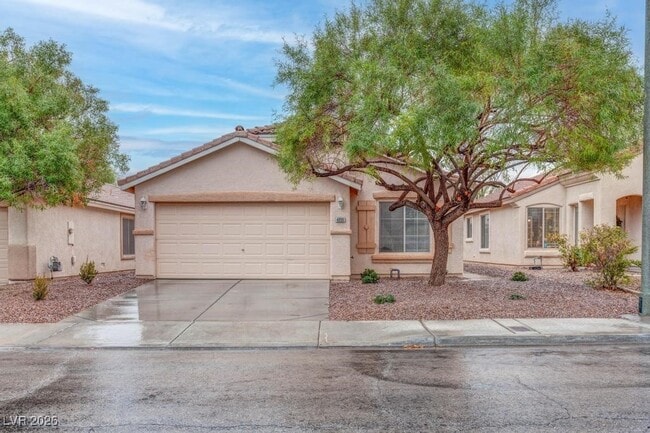 4899 Lunetto Ave in Las Vegas, NV - Building Photo - Building Photo