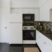 26 Beacon St, Unit 28B in Burlington, MA - Building Photo - Building Photo
