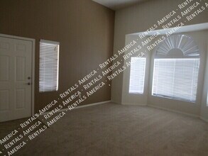 17017 N 12th St in Phoenix, AZ - Building Photo - Building Photo