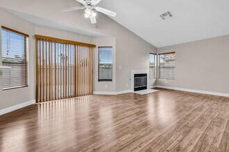 8016 Tulum Ct in Las Vegas, NV - Building Photo - Building Photo