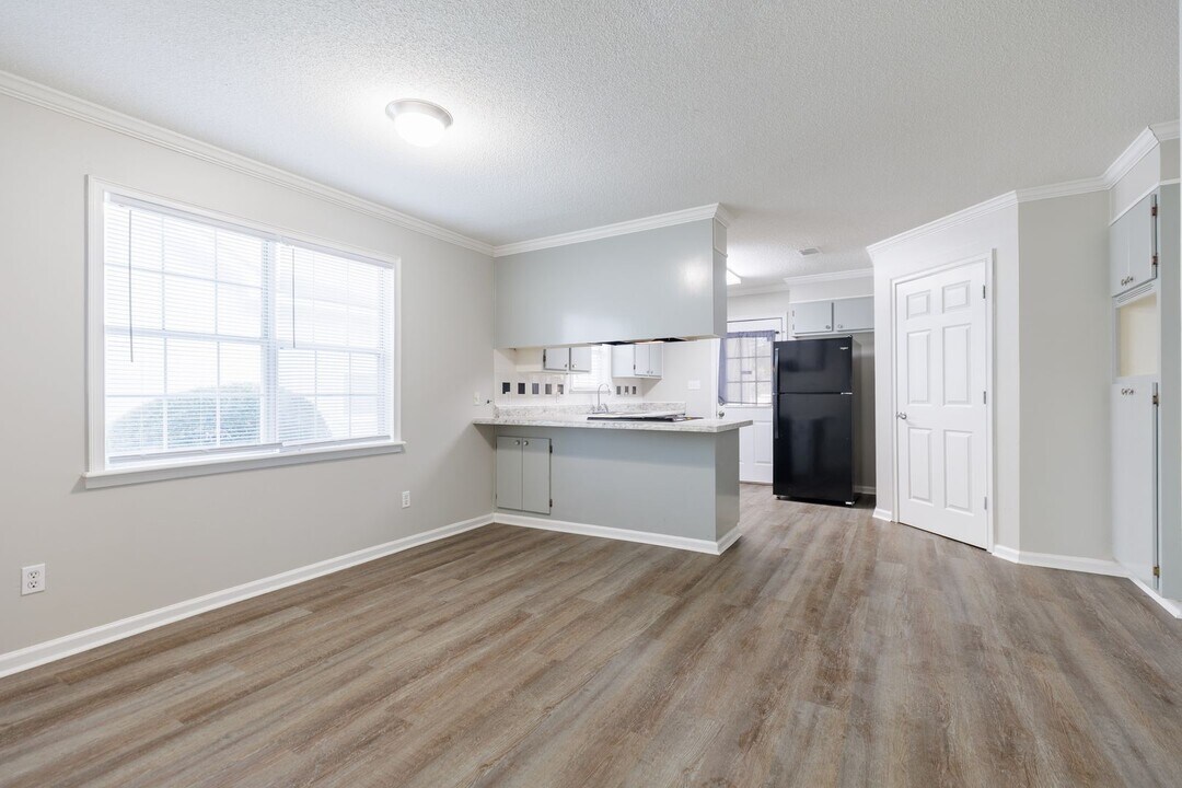 1602 Spring Meadow Cir in Valdosta, GA - Building Photo