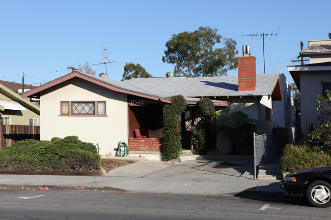 1040-1042 Obispo Ave in Long Beach, CA - Building Photo - Building Photo