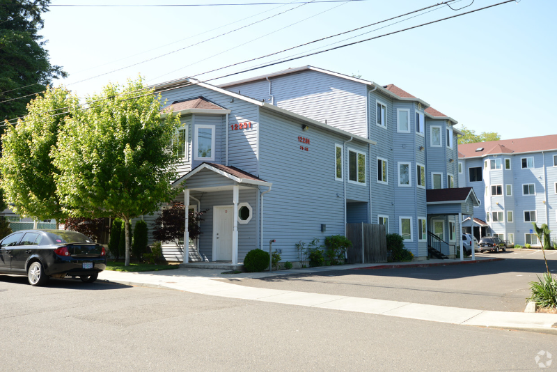 12239 SE Bush St-Unit -80 in Portland, OR - Building Photo