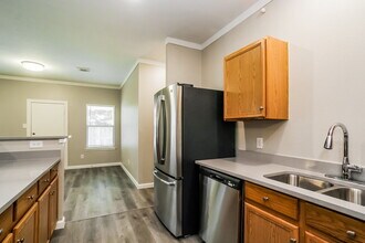 16906 N Lighthouse Dr in Crosby, TX - Foto de edificio - Building Photo