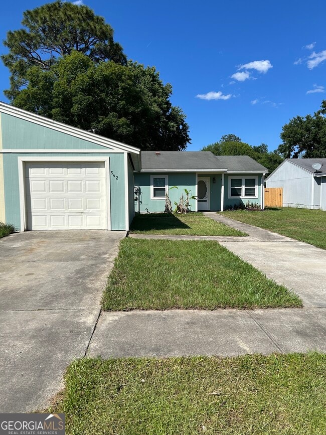 property at 542 Chateau Cir