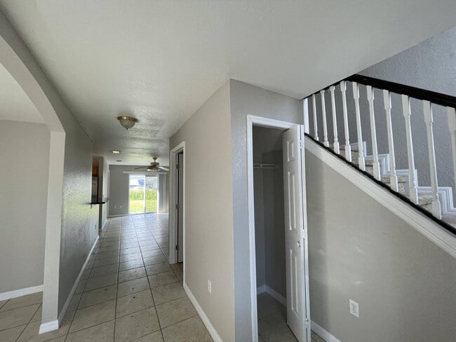 736 Platypus Ct in Kissimmee, FL - Foto de edificio - Building Photo