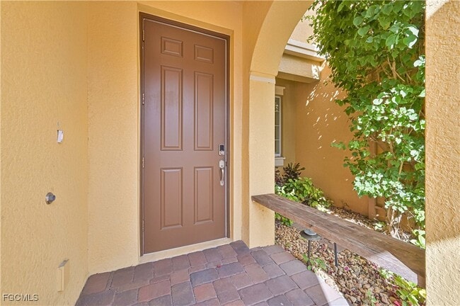 10120 Tin Maple Dr in Estero, FL - Building Photo - Building Photo