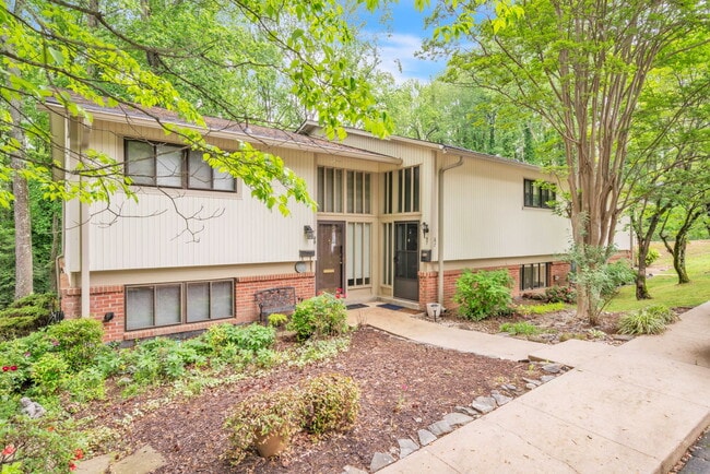 property at 87 Briarview Cir