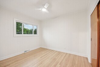 470 E Vallette St in Elmhurst, IL - Building Photo - Building Photo
