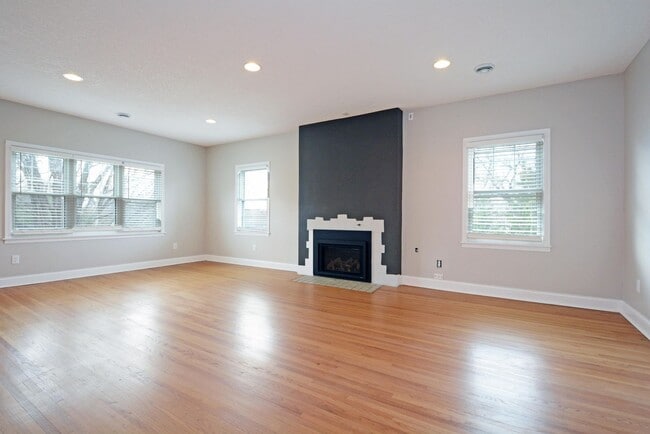 3552 Irving Ave S in Minneapolis, MN - Building Photo - Building Photo