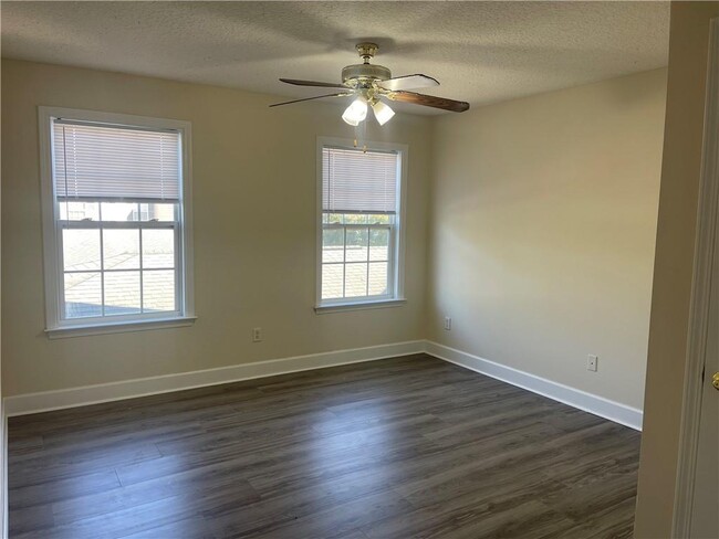 207 Lantana Ct in Brunswick, GA - Foto de edificio - Building Photo