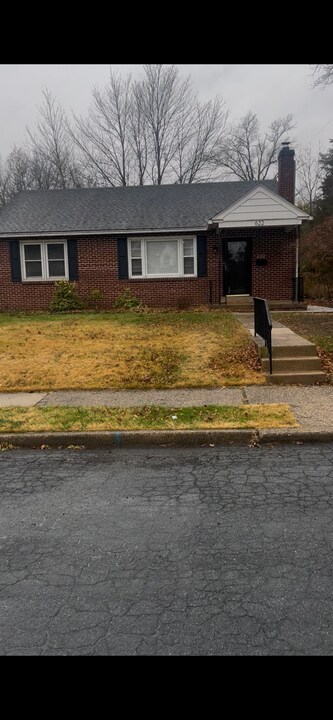 622 Salford Ave in Lansdale, PA - Foto de edificio