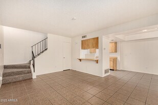 5940 N 48th Ln in Glendale, AZ - Building Photo