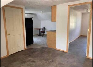 108 Miller St, Unit 6 in Paden City, WV - Foto de edificio - Building Photo