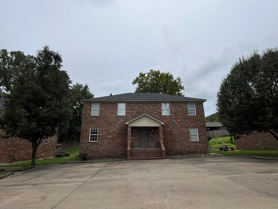 116 E Carthage Ave in Russellville, AR - Foto de edificio