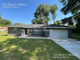 7593 SW 82nd St in Ocala, FL - Building Photo