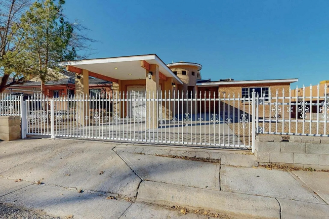 1631 Princeton Dr SE in Albuquerque, NM - Building Photo - Building Photo