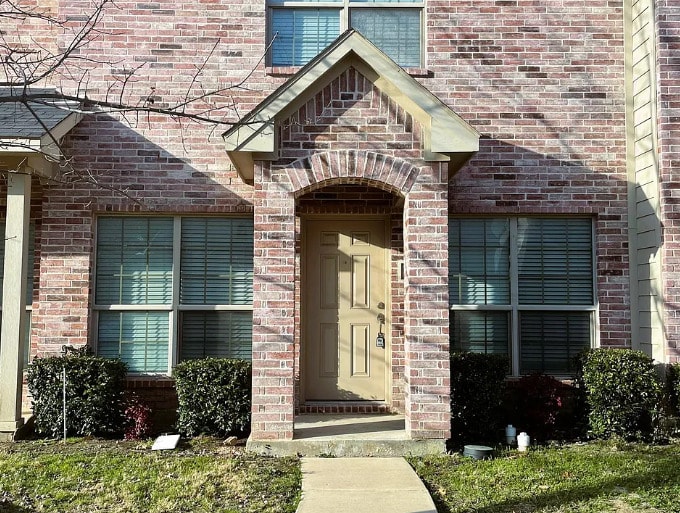 2336 Calendar Ct in Grand Prairie, TX - Foto de edificio