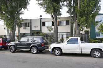 19110 Bryant St in Northridge, CA - Building Photo - Building Photo