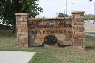 415 S Haverhill Rd, Unit 102 in El Dorado, KS - Building Photo