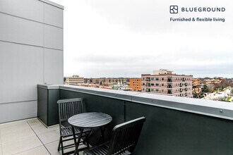 100 N Addison Ave, Unit SI FL6-ID1277 in Elmhurst, IL - Foto de edificio - Building Photo