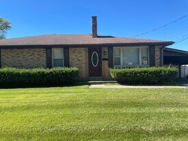 501 S Walnut St in O'Fallon, IL - Building Photo