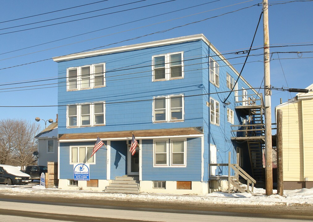 241 Main Pl in Waterville, ME - Building Photo