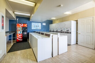 The Hamptons of Brownstown Apartments in Brownstown, MI - Building Photo - Interior Photo
