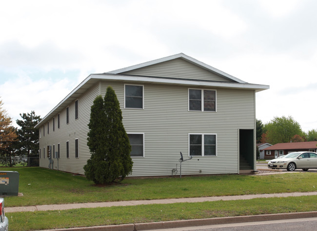 970 Hamilton Ave in Eau Claire, WI - Foto de edificio - Building Photo