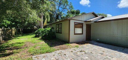 654 29th Ave SW in Vero Beach, FL - Building Photo - Building Photo