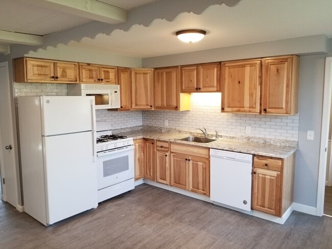 1220 Stoughton Ave, Unit 1220