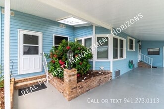 317 Bougainvillea Cir in Parrish, FL - Building Photo - Building Photo