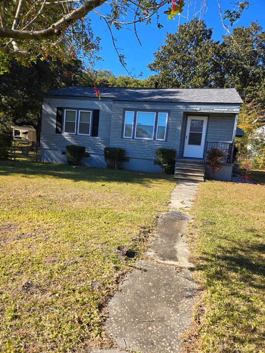 5617 Meadow Ave in North Charleston, SC - Building Photo