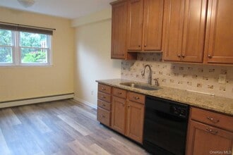 34 Alpine Dr in Wappingers Falls, NY - Building Photo - Building Photo