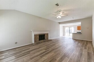 9622 Oldenburg Ln in Houston, TX - Building Photo - Building Photo