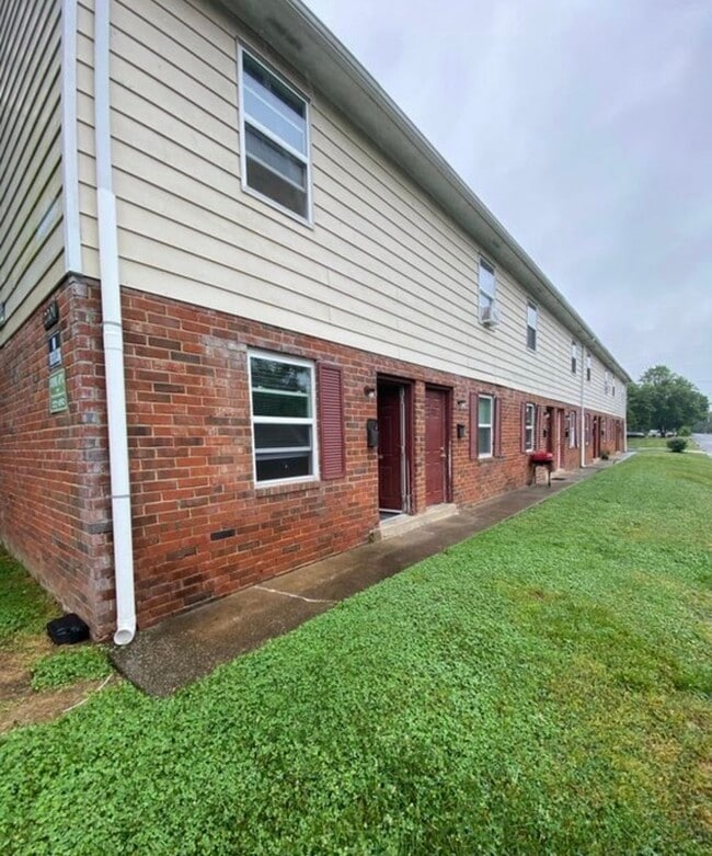 property at 2201 Williamsburg Rd