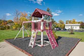 The Glen at Perinton Hills in Fairport, NY - Building Photo - Building Photo