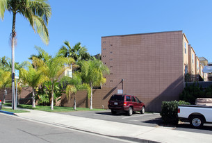 Mission Crest in San Diego, CA - Building Photo