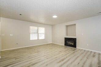 2640 Lilypark Dr in Columbus, OH - Building Photo - Building Photo