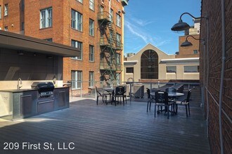 111 Kirk Ave SW in Roanoke, VA - Building Photo - Building Photo