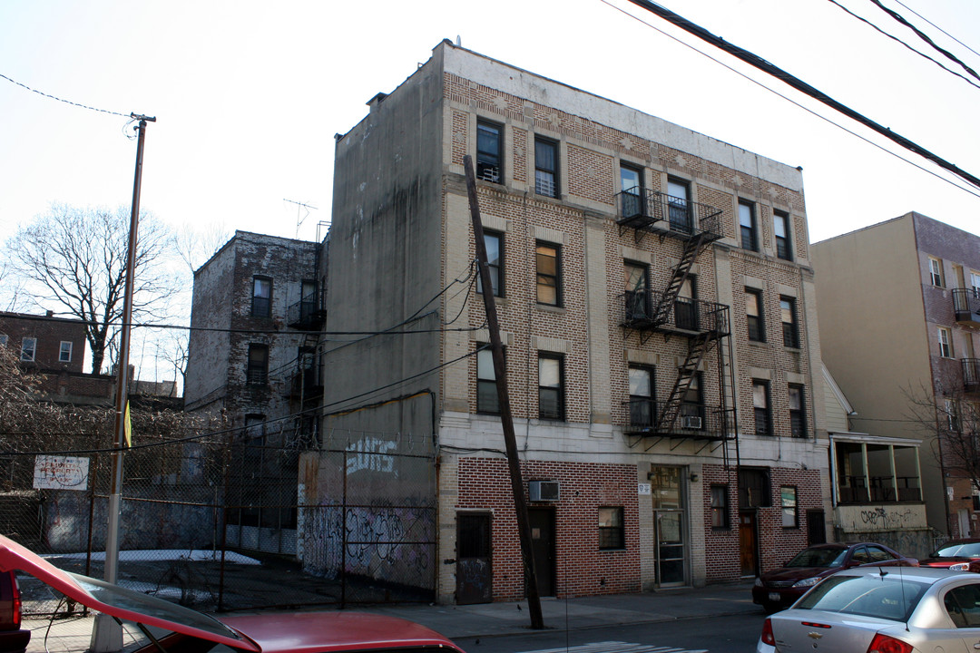 3184 Villa Ave in Bronx, NY - Building Photo