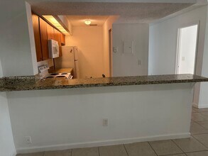 18890 NW 57th Ave in Hialeah, FL - Building Photo - Building Photo