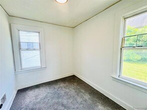 3548 St Clair St in Detroit, MI - Foto de edificio - Building Photo