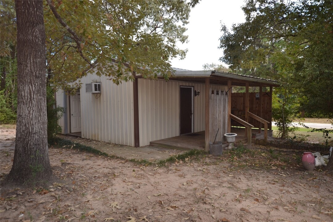 253 Old Groveton Rd in Onalaska, TX - Building Photo