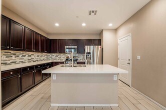432 Cadence View Way in Henderson, NV - Building Photo - Building Photo