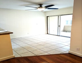 1533 Hi Point St in Los Angeles, CA - Building Photo - Building Photo