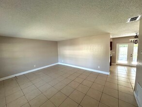 1911 Leslie Ann Ln in Ocoee, FL - Building Photo - Building Photo