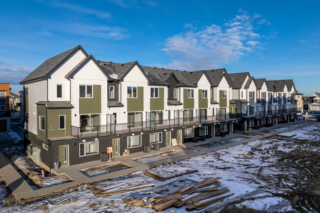 Jade Townhomes in Airdrie, AB - Building Photo - Building Photo